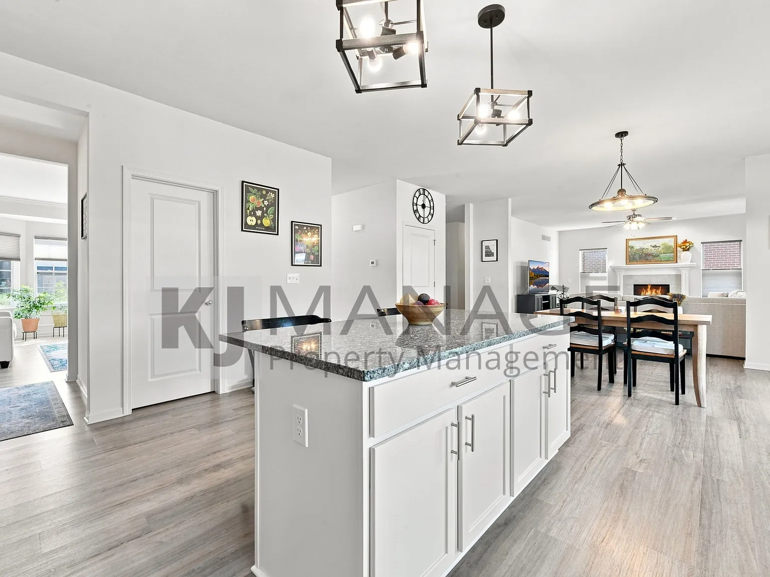 4 bed, 2805 sqft, $3,950 — Photo 4