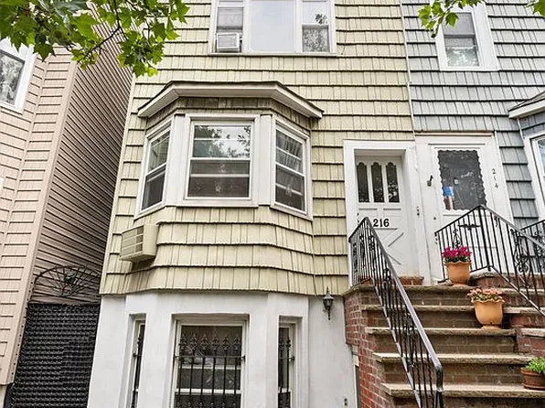 216 Monitor St, Brooklyn, NY 11222