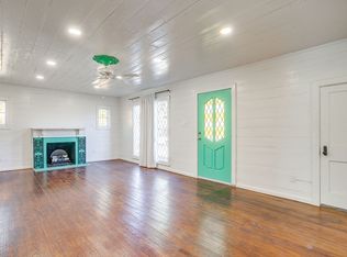 619 W Live Oak St, Jacksboro, TX 76458