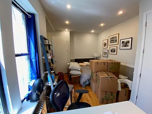 Rented by Mdays Realty | media 23