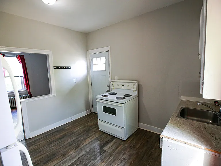 52 Empire St — Photo 6