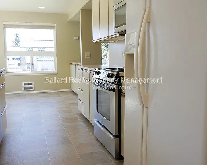 1737 NW 64th St — Photo 13