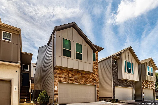 3 bed, 2.5 bath, 1668 sqft, $2,147 — Photo 3