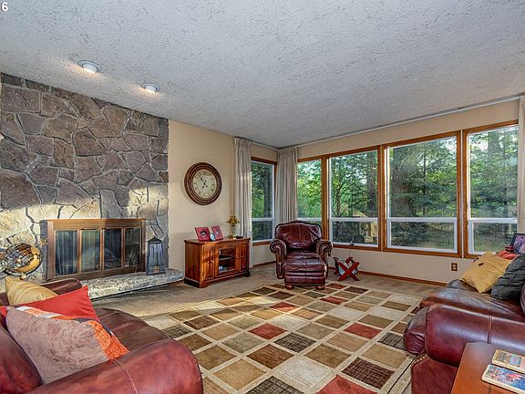 4th image of 9611 NE 339th St
