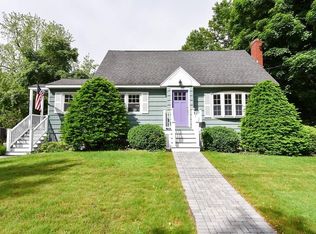 4 E Sheppard Ln, Chelmsford, MA 01824