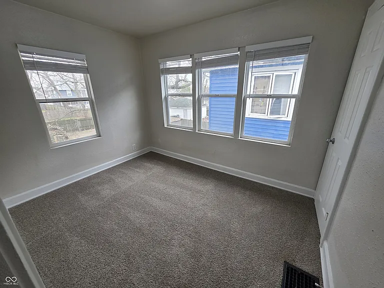 1117 N Tuxedo St — Photo 8