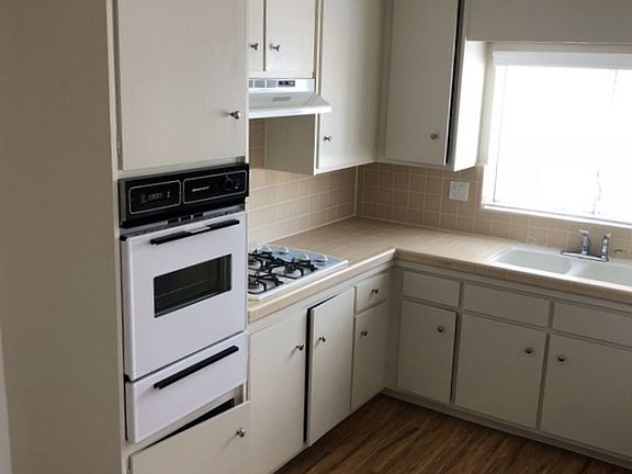 4th image of 1519 Stoner Ave APT 10