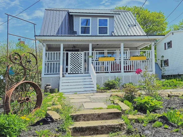 7 Lorne St, Cumberland, NS B0M 1X0