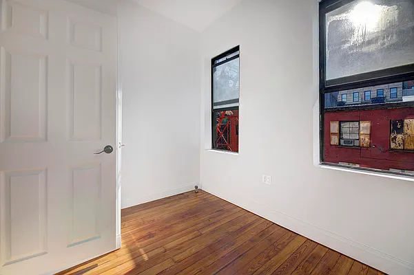 Rented by REAL New York | media 6