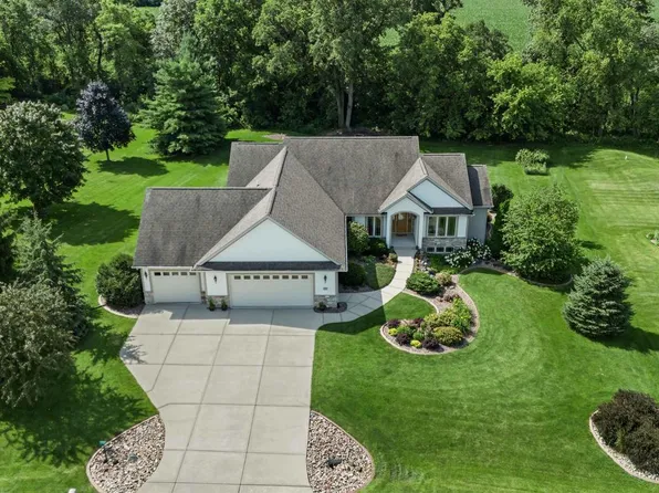 2985 Wyndwood Way, Sun Prairie, WI 53590