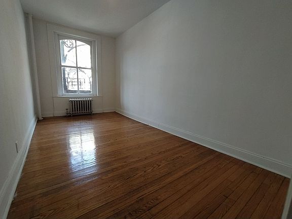 3rd image of 32 Joralemon St #612