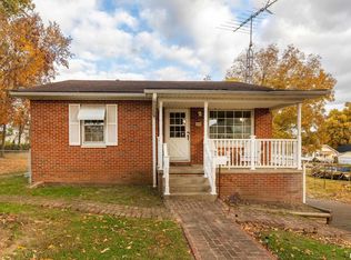 2010 1st St, Eldorado, IL 62930