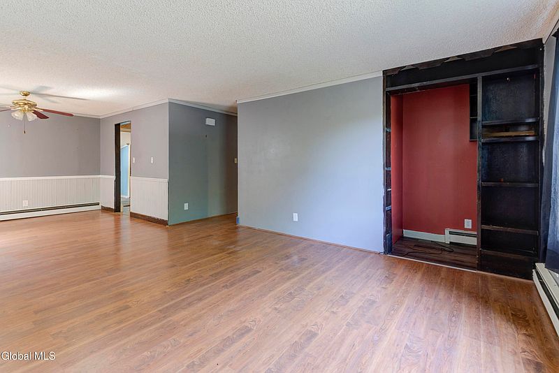 4th image of 409 W Fulton Street Extension