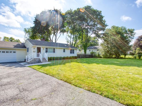 16 Lloyd Rd