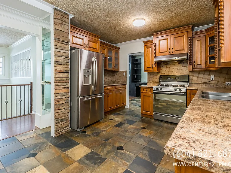 2088 Majestic Cres #UPPER — Photo 3