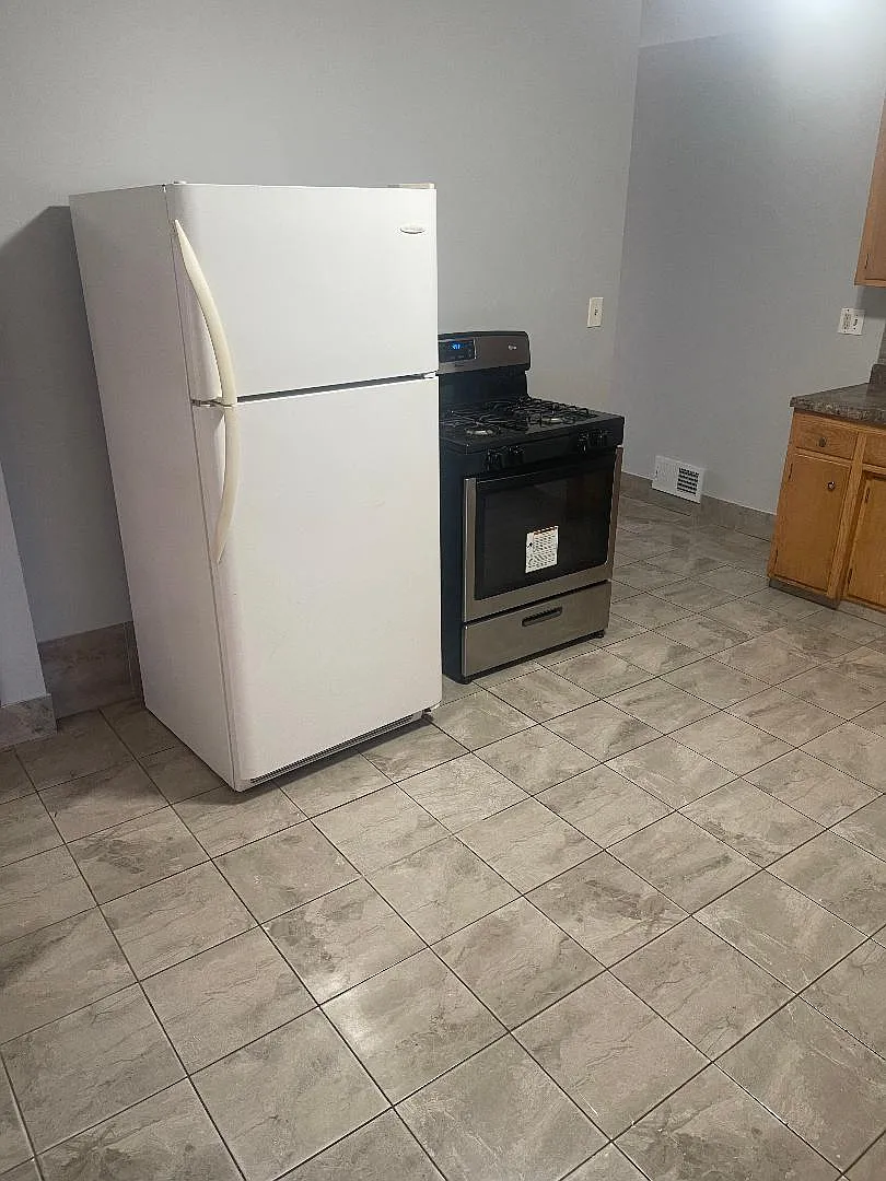 3 bed, $1,695 — Photo 3