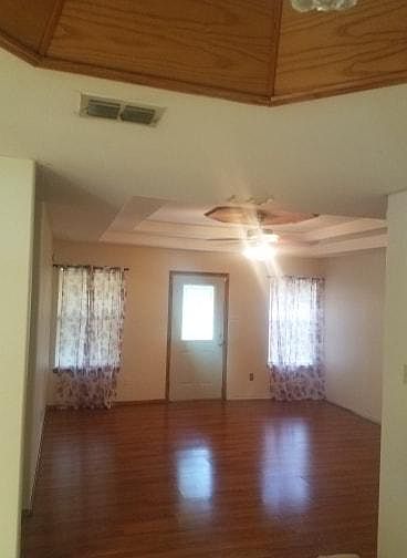1st image of 1414 Saint Paul Ave