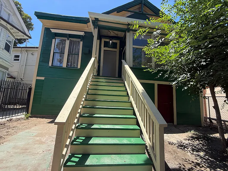 927 Chester St #1 — Photo 6