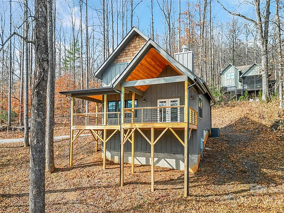 4th image of 457 Blue Ridge Dr