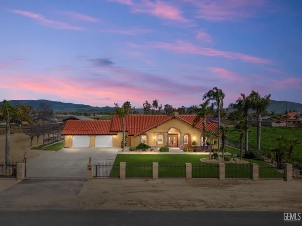 1227 Whittendale St, Bakersfield, CA 93307