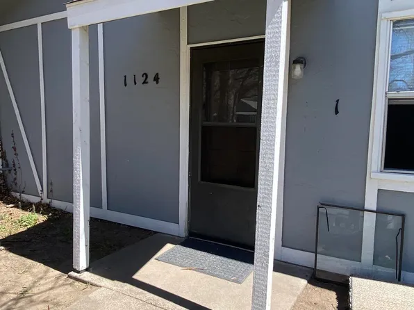 1124 S Glenn St, Wichita, KS 67213