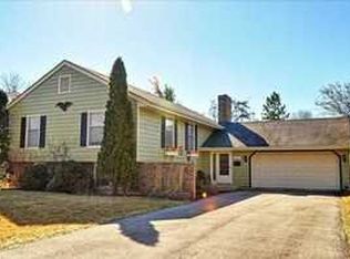 1105 Prairie St, Saint Charles, IL 60174
