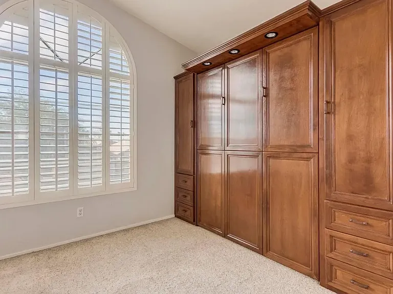 1312 W Libby St — Photo 13