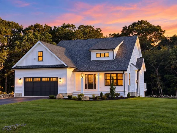 45 Marcotte Driveq, Westport, MA 02790