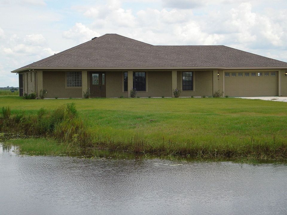 House sits on 5+ acres