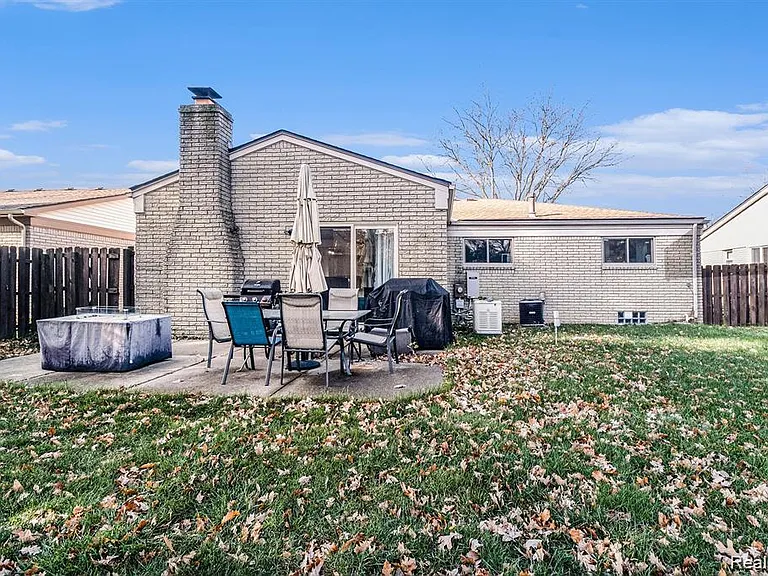 41720 Mary Kay Dr — Photo 26