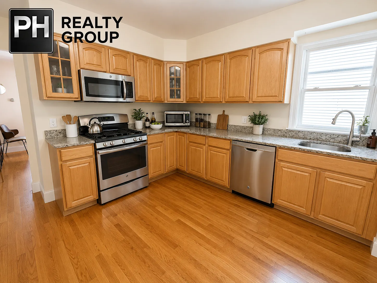 3 bed, 1200 sqft, $2,900 — Photo 1