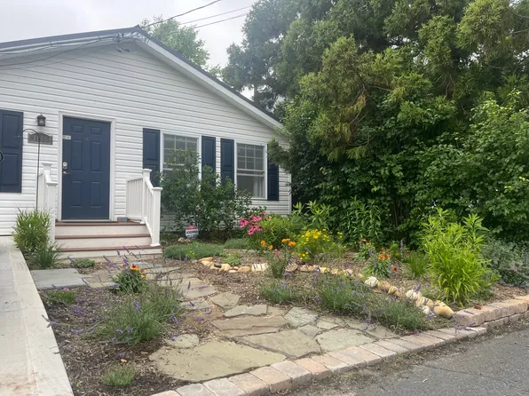 (undisclosed Address), Edgewater, MD 21037