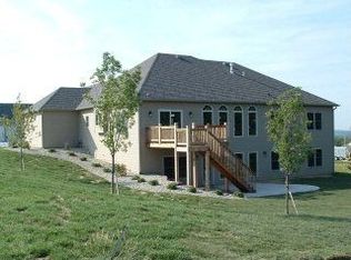 1025 N Mill Point Cir, Manhattan, KS 66503