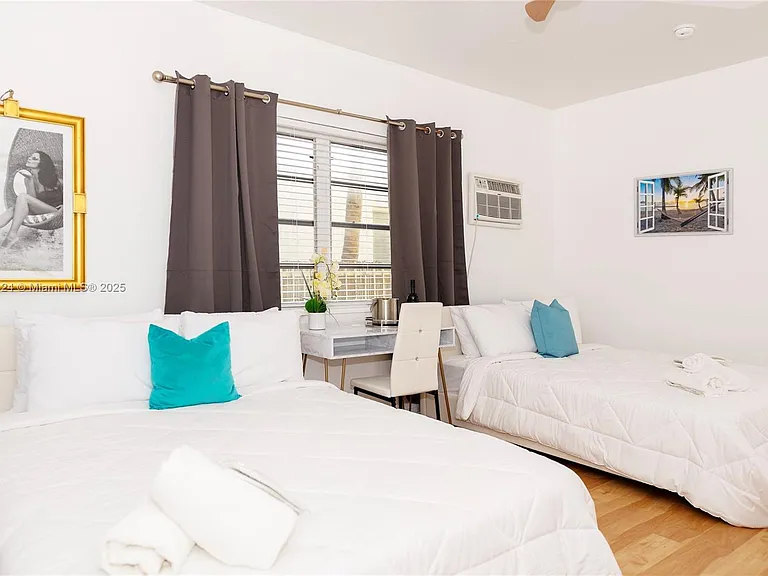 545 Michigan Ave #2 — Photo 20