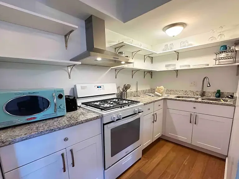 913 Mooberry St #F — Photo 4