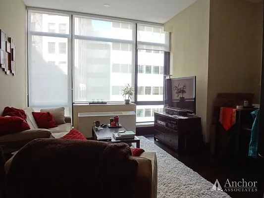 Rented by Anchor Associates | media 25