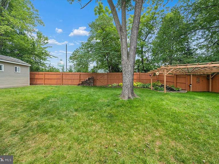 19829 Spurrier Ave — Photo 48