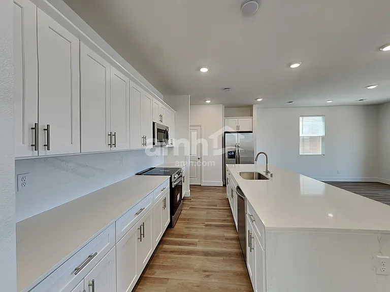 11153 Magallanes St — Photo 3