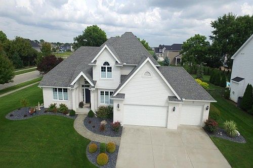 3rd image of 703 Prairie Rose Dr