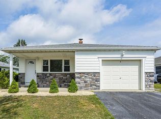 8 Bimini Dr, Toms River, NJ 08757