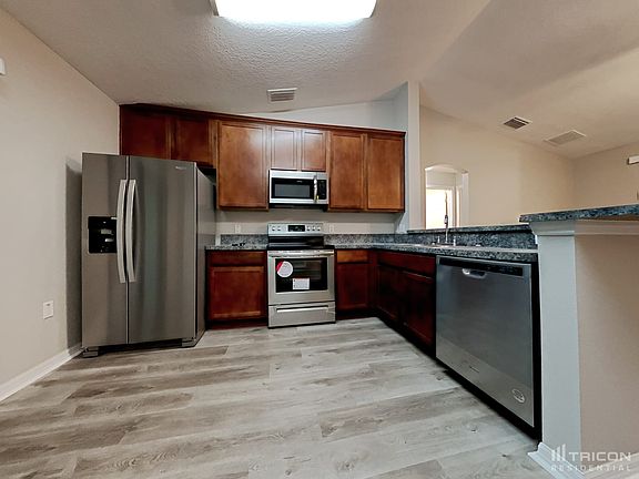 5th image of 1508 Wallace Manor Ave