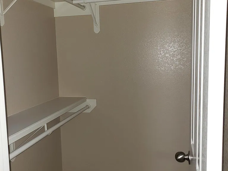 2001 Treasure Oaks Dr — Photo 10