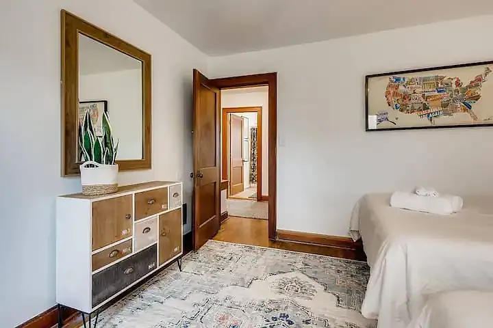 1472 Hamlet St — Photo 14