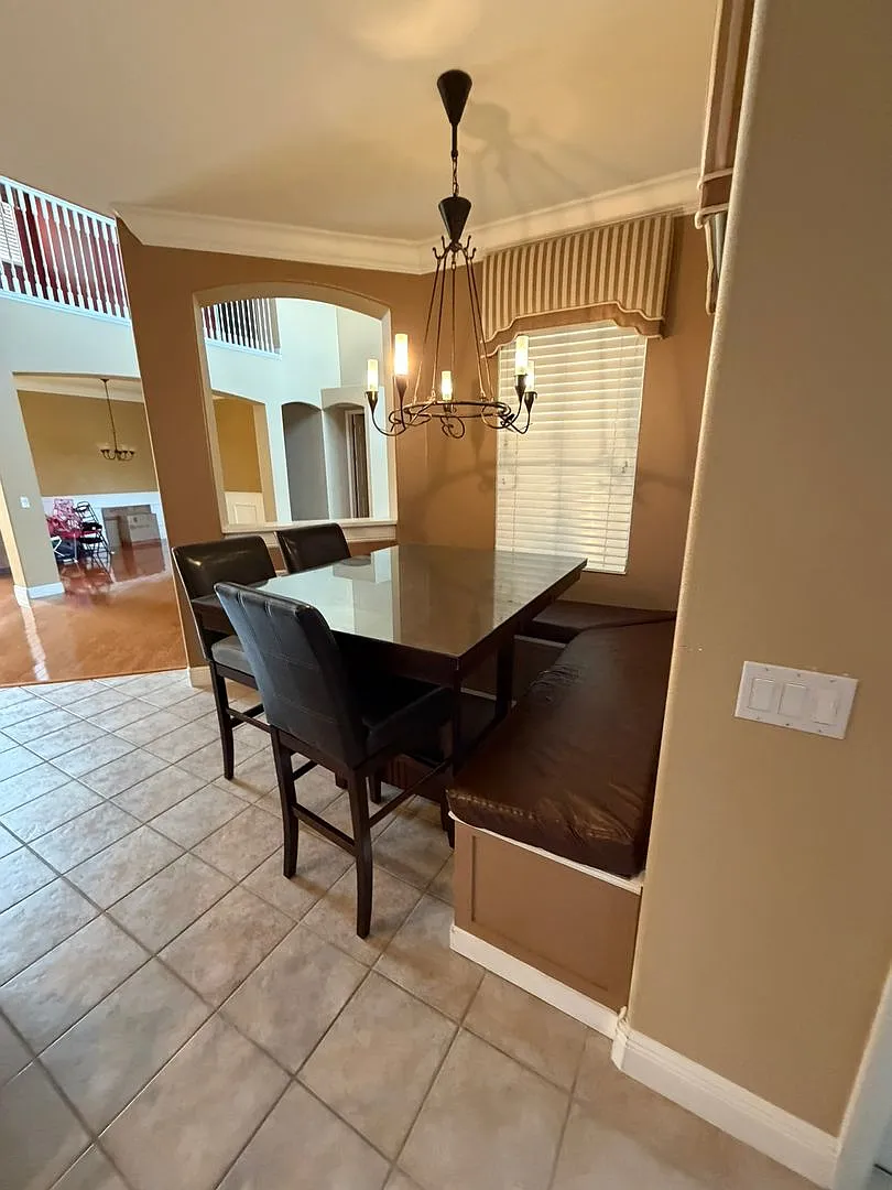 Beautiful 2 Story Pool Home with 4 Bedroom 3.5 Bathroom in Bellalago for Rent! — Photo 3