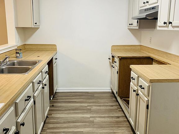 4th image of 400 W Brentwood Blvd #25