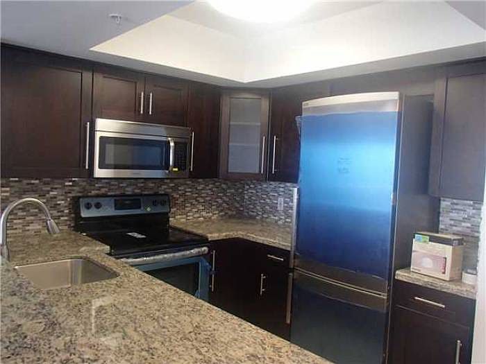 2nd image of 1800 Sunset Harbour Dr #1009