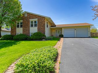 722 Arizona Pass, Elk Grove Village, IL 60007