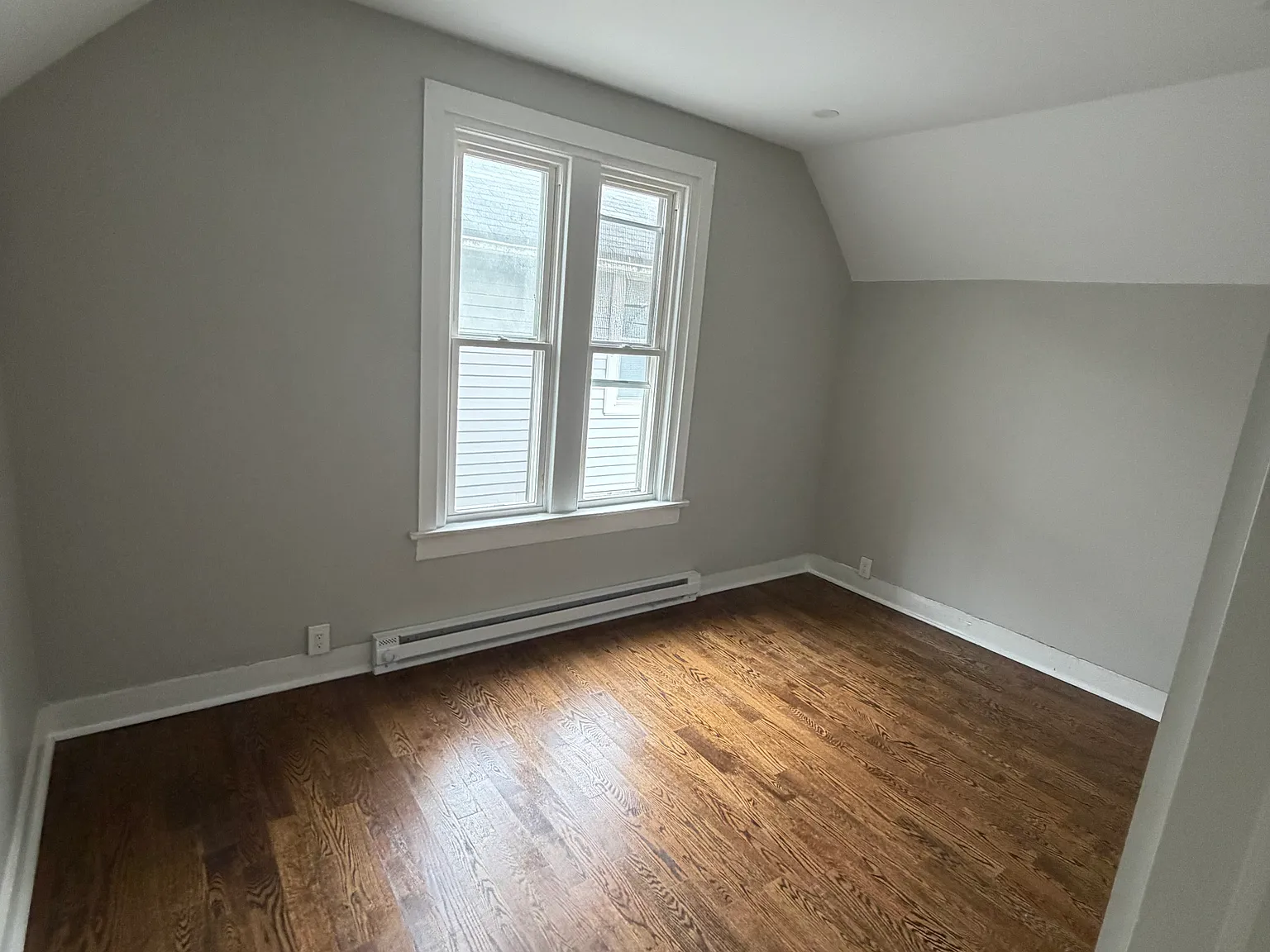 84 Munson St — Photo 2