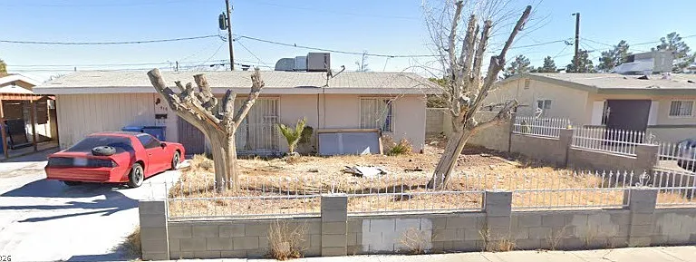 910 Magnolia Ave — Photo 1