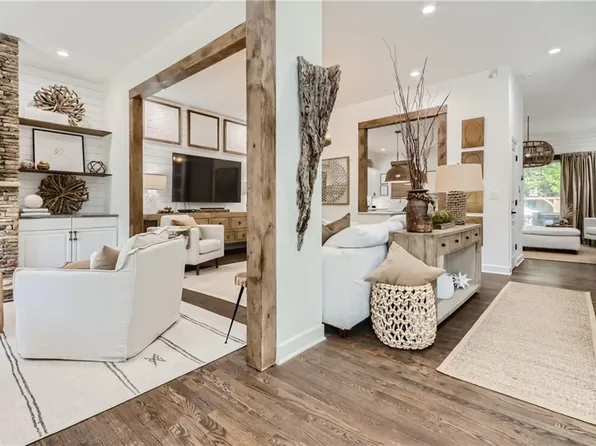 1417 Sylvan Cir NE, Atlanta, GA 30319
